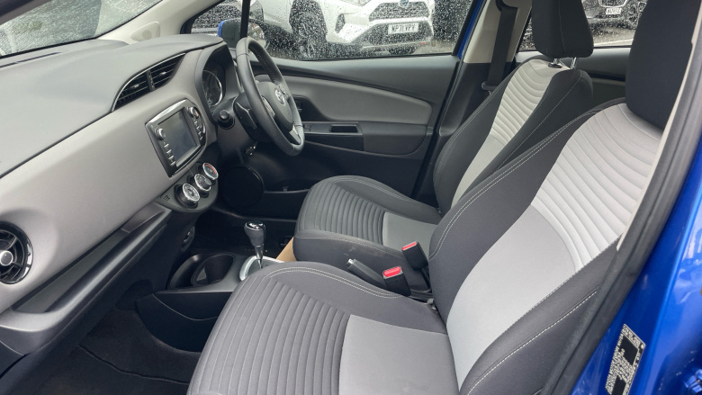 Toyota Yaris 1.5 VVT-i Icon 5dr CVT Petrol Hatchback